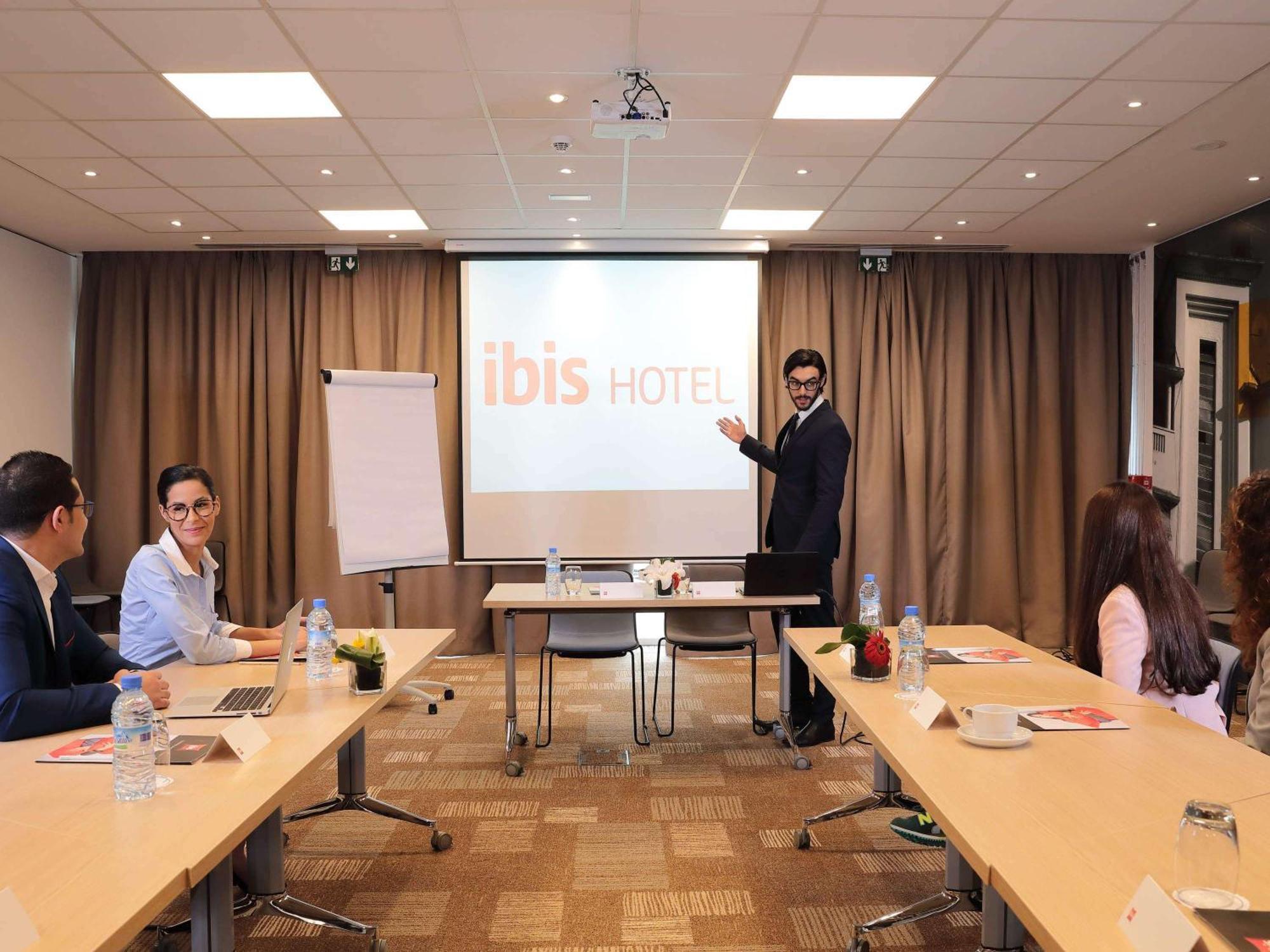 Hotel Ibis Casablanca Sidi Maarouf Esterno foto