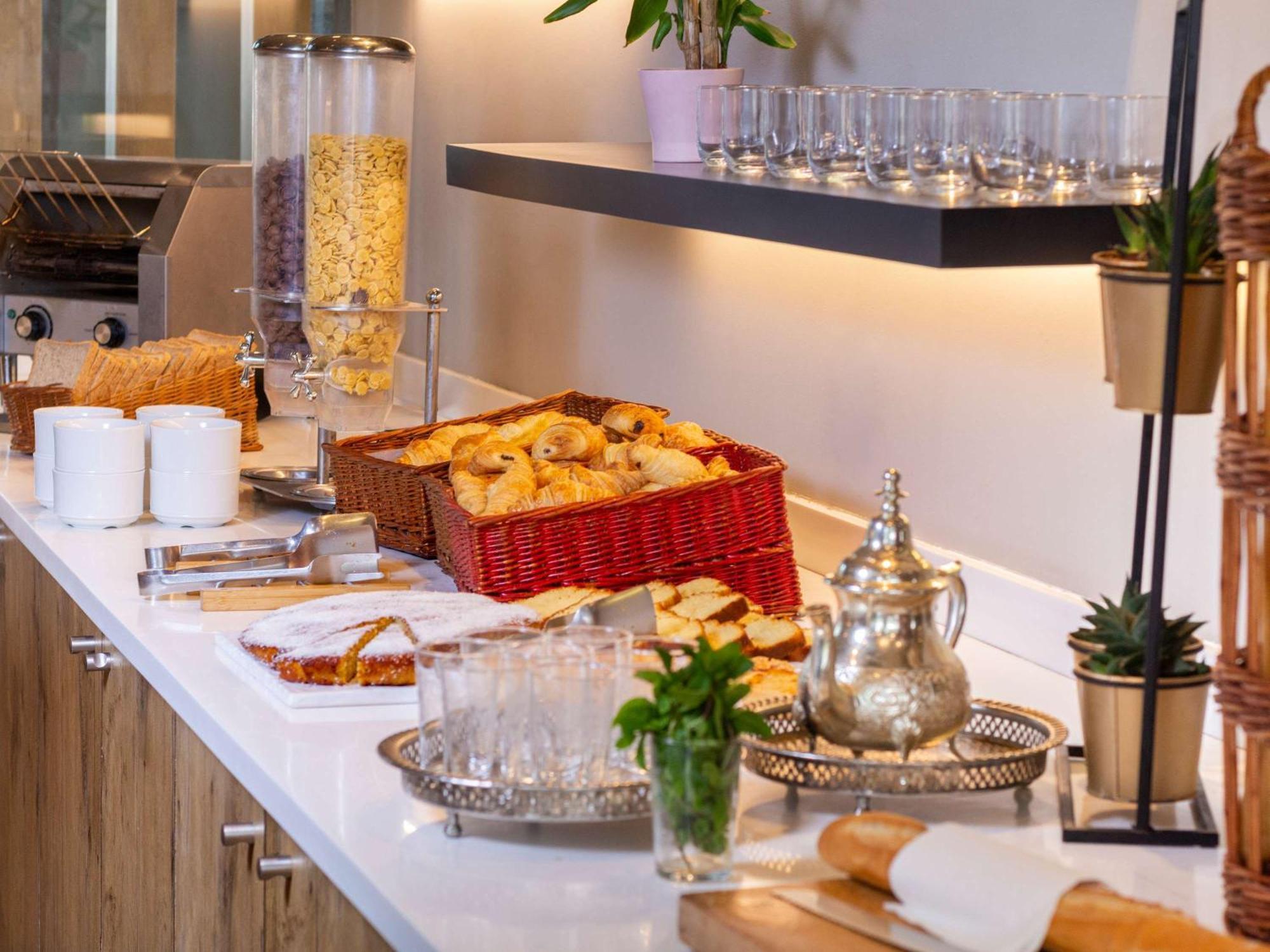 Hotel Ibis Casablanca Sidi Maarouf Esterno foto